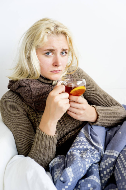 Girl having flu - Valokuva, kuva