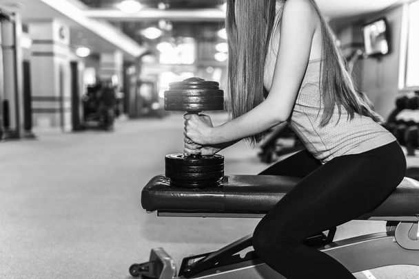 woman training in gym - Foto, Imagen
