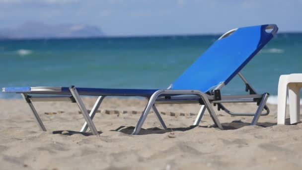 Empty Chaise Longue Under Sun Umbrella on the Ocean Coast - Footage, Video
