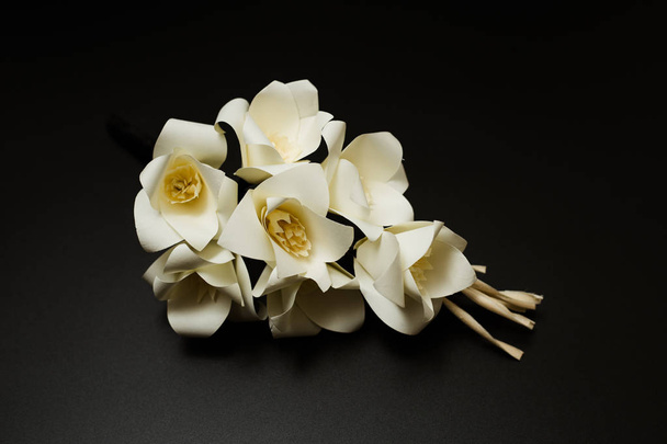 dok mai chan. Thailändische Kunstblumen, die während einer Beerdigung verwendet werden - Foto, Bild