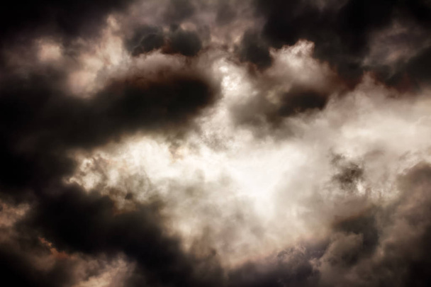 Buia tempesta nuvole sfondo
 - Foto, immagini