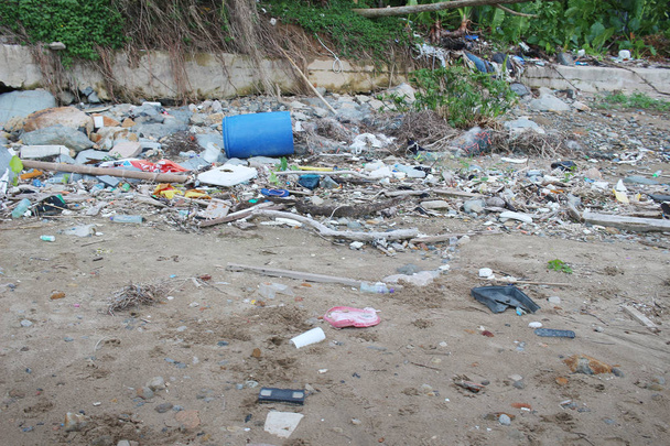 Rubbish plastic pollution on a tropical beach . - Photo, Image