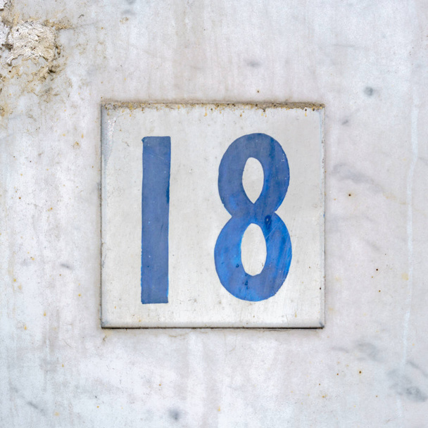 Number 18 - Foto, Bild