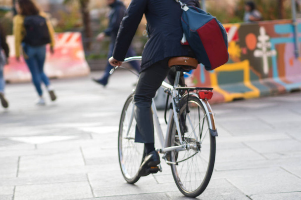 A man on a Bicycle, urban eco-friendly transport - Foto, Imagem