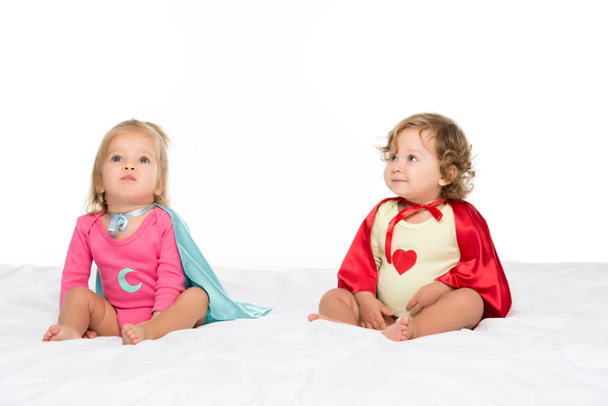 toddler girls in superhero capes - Fotoğraf, Görsel