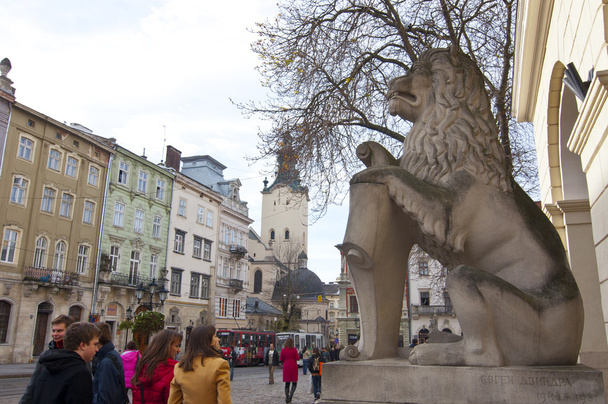 LVIV, UKRAINE, NOVEMBER 3, 2012: Lion monument on the Rynok square, on November 3, 2012, in Lviv, Ukraine - Fotó, kép