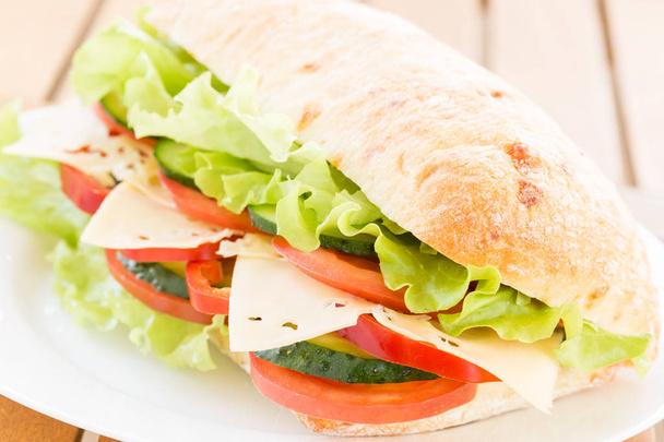 Ciabatta sandviç peynir, yakın çekim - Fotoğraf, Görsel