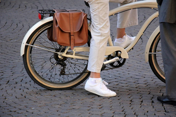 Bicicleta - vehículo de ruedas
  - Foto, Imagen