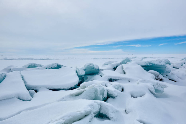 The ice hummock on Lake Balkhash - Φωτογραφία, εικόνα