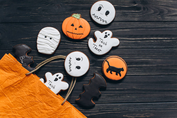 package for Halloween with horror gingerbread - Zdjęcie, obraz