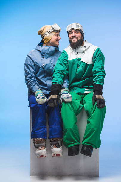 Gelukkig jonge Snowboarders - Foto, afbeelding