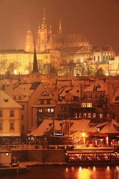 Noel karlı Prague City gecede, Çek Cumhuriyeti - Fotoğraf, Görsel