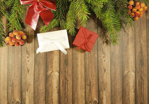 Vánoční větev dárkové krabičky, dřevěné podložky - Fotografie, Obrázek