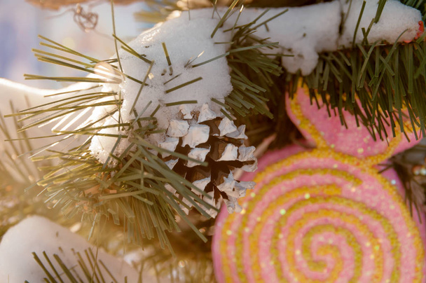 バンプと、str で冬のクリスマス ツリーの飾り - 写真・画像