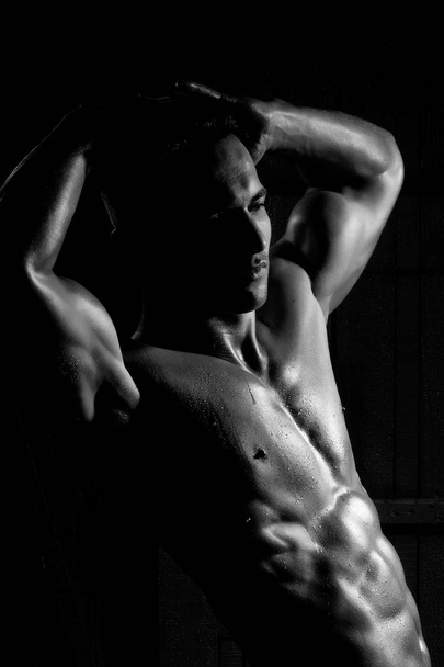 Muscular sexy man - Foto, afbeelding