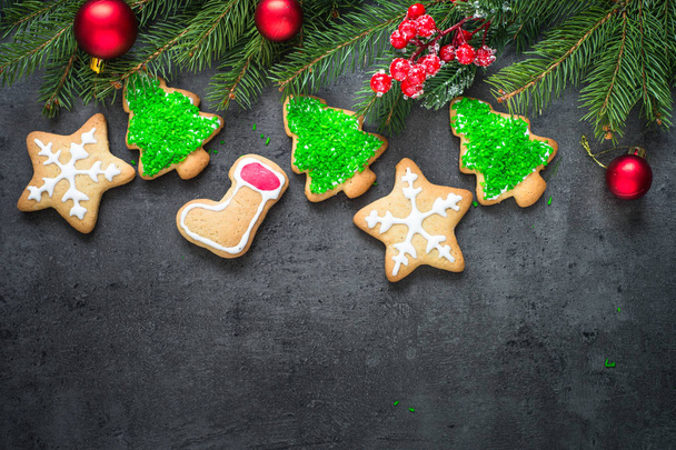 Χριστουγεννιάτικα μπισκότα με μελόψωμο - Φωτογραφία, εικόνα