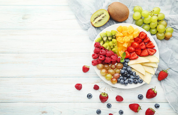 Fresh fruits in plate - Foto, imagen