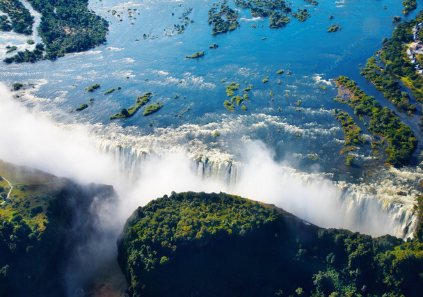 Rio Zambeze e Cataratas Victoria
 - Foto, Imagem