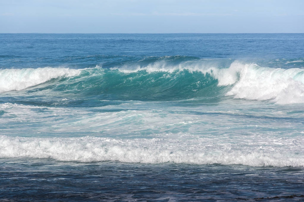 Ruwe golven in de Oceaan - Foto, afbeelding