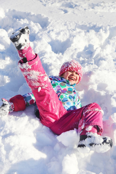 Kid in winter time - Fotografie, Obrázek