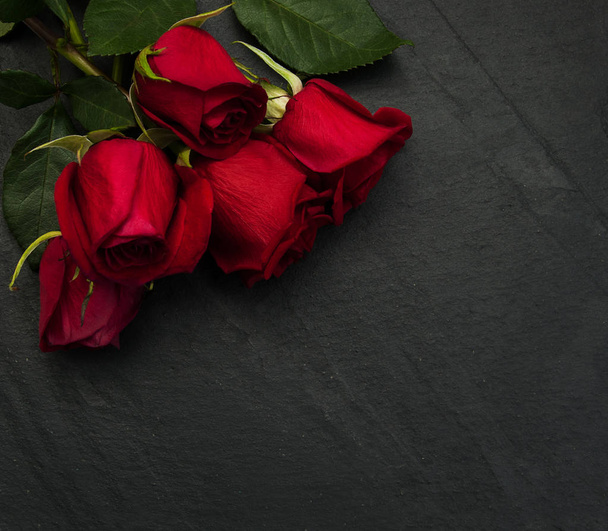 Punaisten ruusujen kimppu - Valokuva, kuva