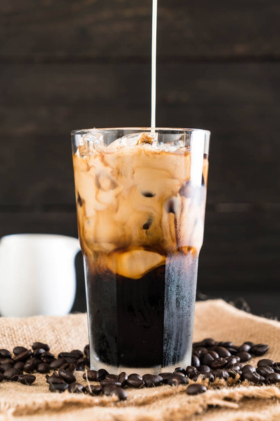 Iced coffee with milk - Foto, afbeelding