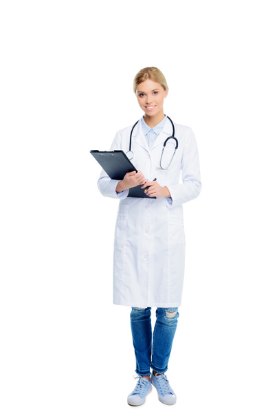 vrouwelijke arts met diagnose - Foto, afbeelding