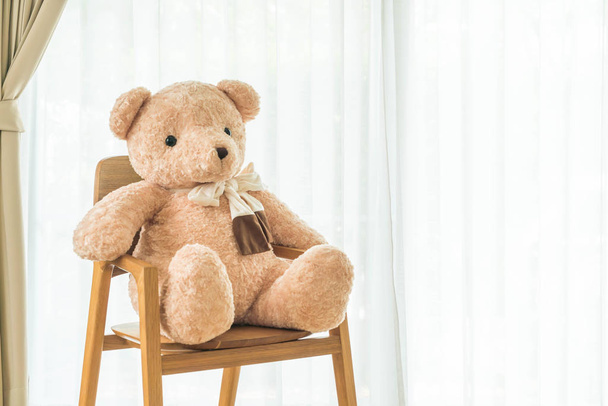 bear doll on chair - Φωτογραφία, εικόνα