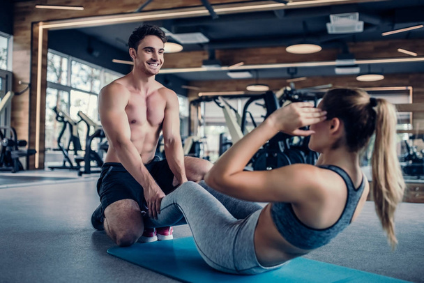 Couple in gym - Photo, Image