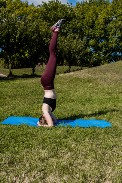 headstand - Photo, Image
