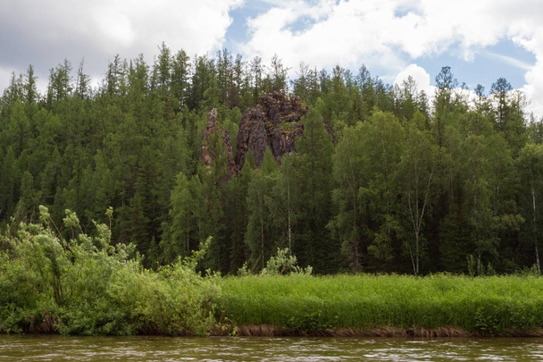 Dopływem rzeki big - rzeki Jenisej. Krasnojarsk region, Federacja Rosyjska - Zdjęcie, obraz