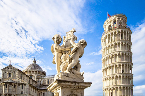 Leaning Tower of Pisa and the Fontana dei Putti, Italy  - Fotoğraf, Görsel