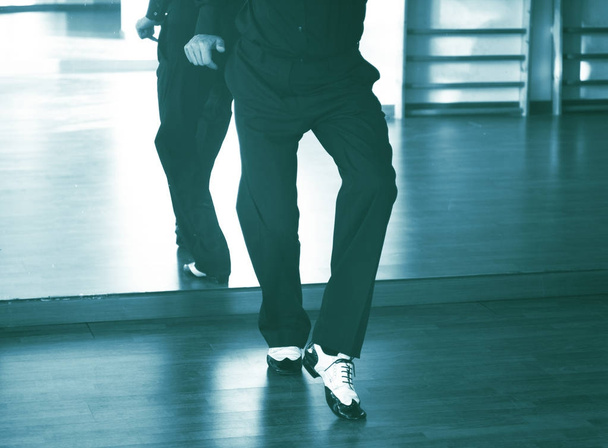 Balo salonu dans erkek dansçı - Fotoğraf, Görsel