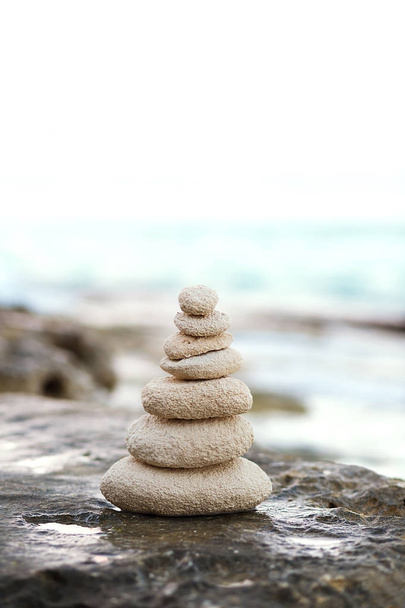 Дзен камни, фон, океан для идеальной медитации
 - Фото, изображение