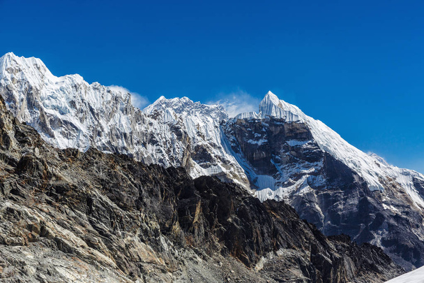Snowy mountains of the Himalayas - Фото, зображення