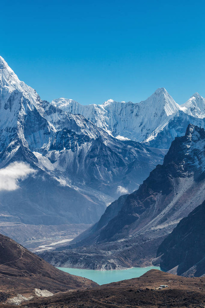 Snowy mountains of the Himalayas - Foto, afbeelding
