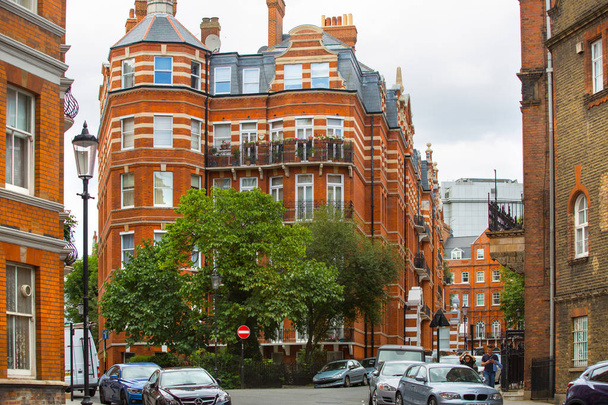 Luxury apartment buildings in Kensington. London, UK - Fotografie, Obrázek