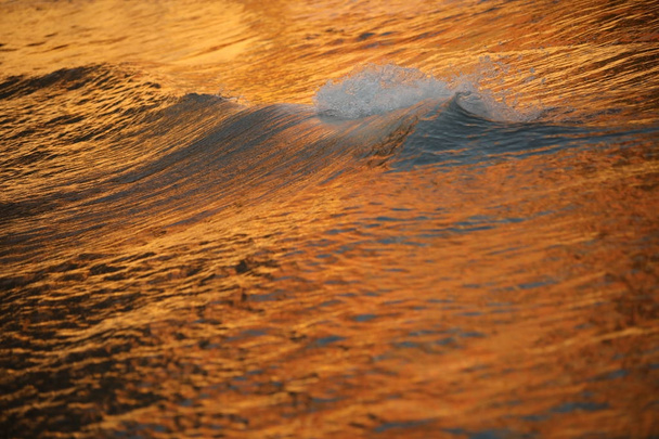 Волны в море - Фото, изображение