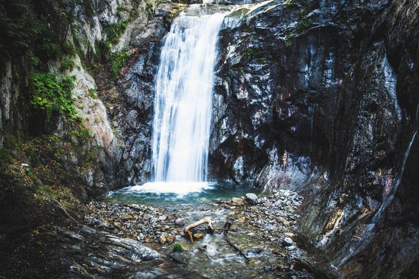Amazing cascading waterfalls. - Фото, изображение