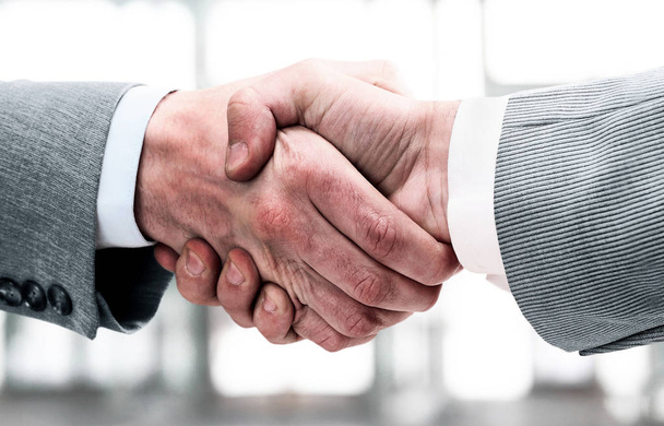 empresário apertando as mãos para selar um acordo com seu parceiro - Foto, Imagem