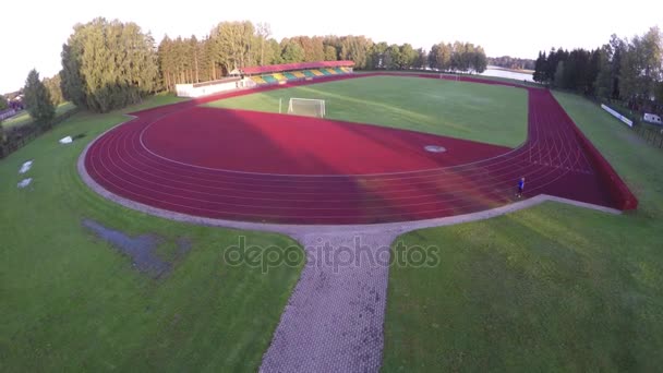  το μικρό αθλητικό γήπεδο, αεροφωτογραφία - Πλάνα, βίντεο