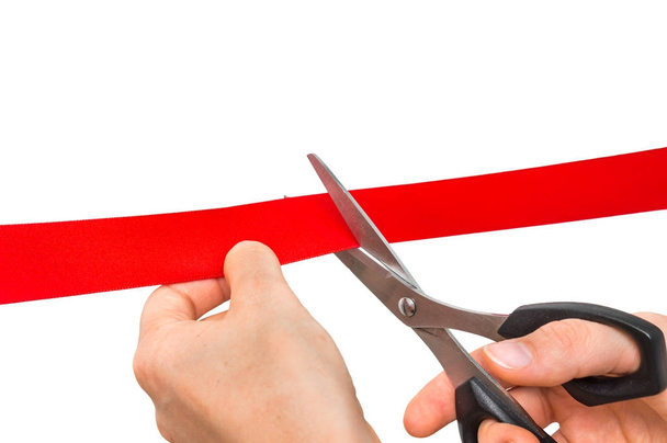 Ruční nůžky stříhání červenou stužkou - zahajovací ceremoniál - Fotografie, Obrázek