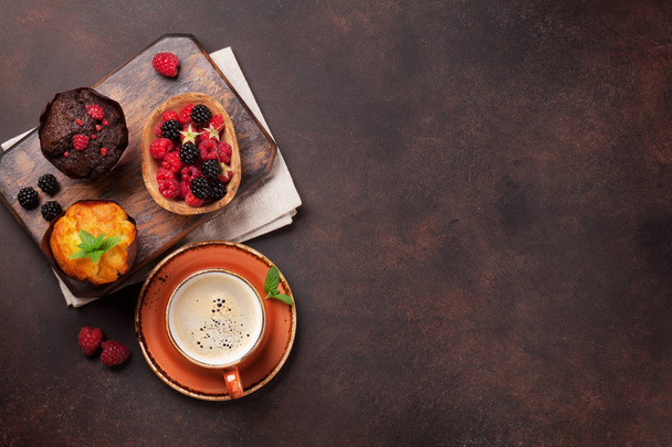 muffins en koffie - Foto, afbeelding