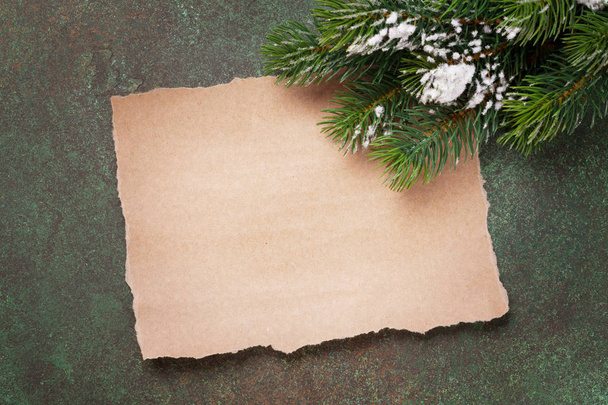 prázdné poznámky a sněhové vánoční strom - Fotografie, Obrázek