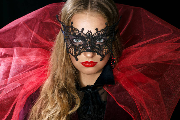 make-up lány boszorkány halloween jelmez fekete maszk. - Fotó, kép