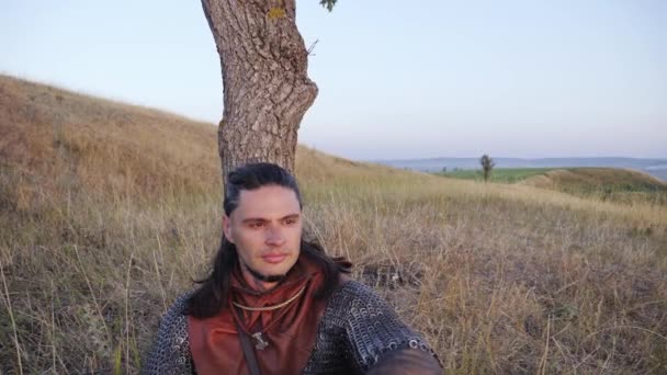 Ritratto di guerriero vichingo maschio medievale
 - Filmati, video