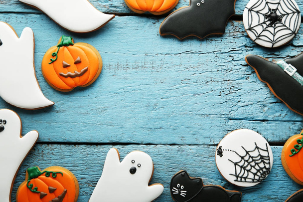 Halloween gingerbread cookies  - Фото, зображення