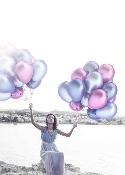 Domnělé žena s balónky - Fotografie, Obrázek