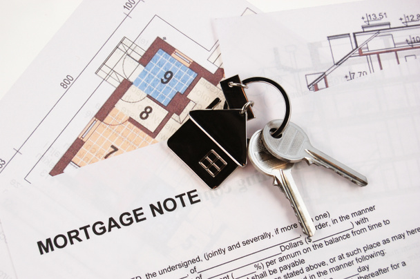 Schlüssel auf Hypothekenschein - Foto, Bild