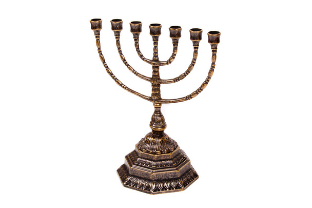 Το menorah αρχαίου τελετουργικού κεριού σε λευκό φόντο - Φωτογραφία, εικόνα